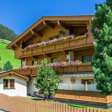 Konukevi Haus Hochland Tux